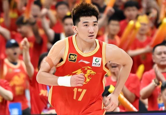 熊猫tv-时隔93天复出,孙铭徽差点意思,12分钟3投0中0分,广厦完胜进4强